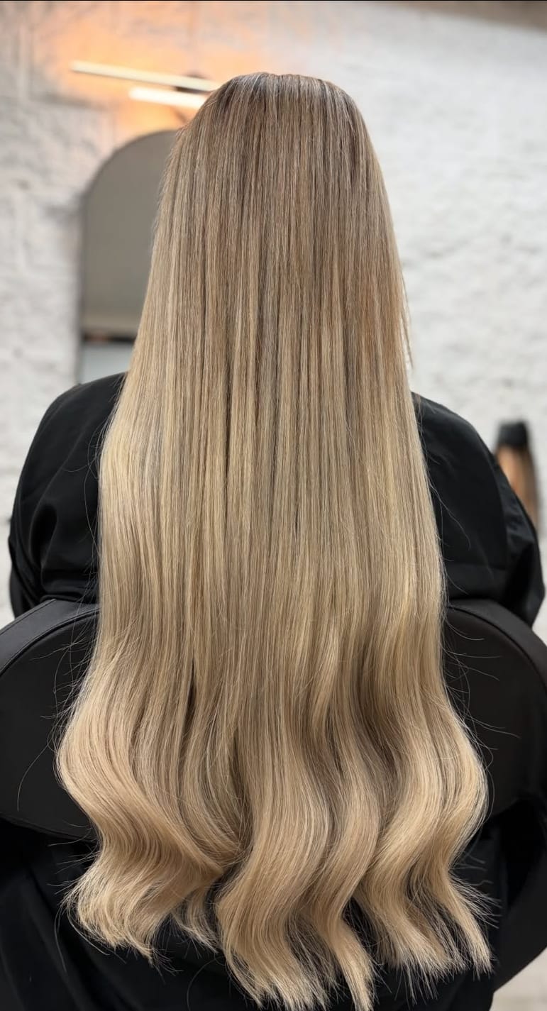 Profesionalna ugradnja ekstenzija za kosu